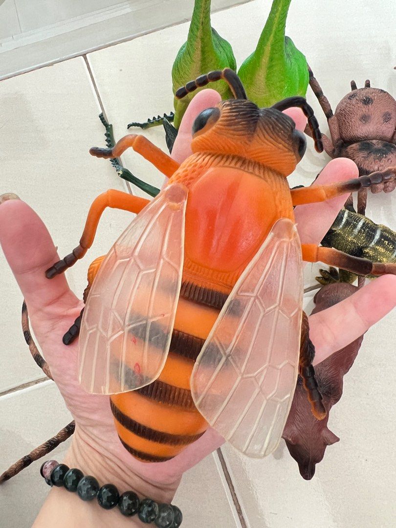 Bugs sales big toys