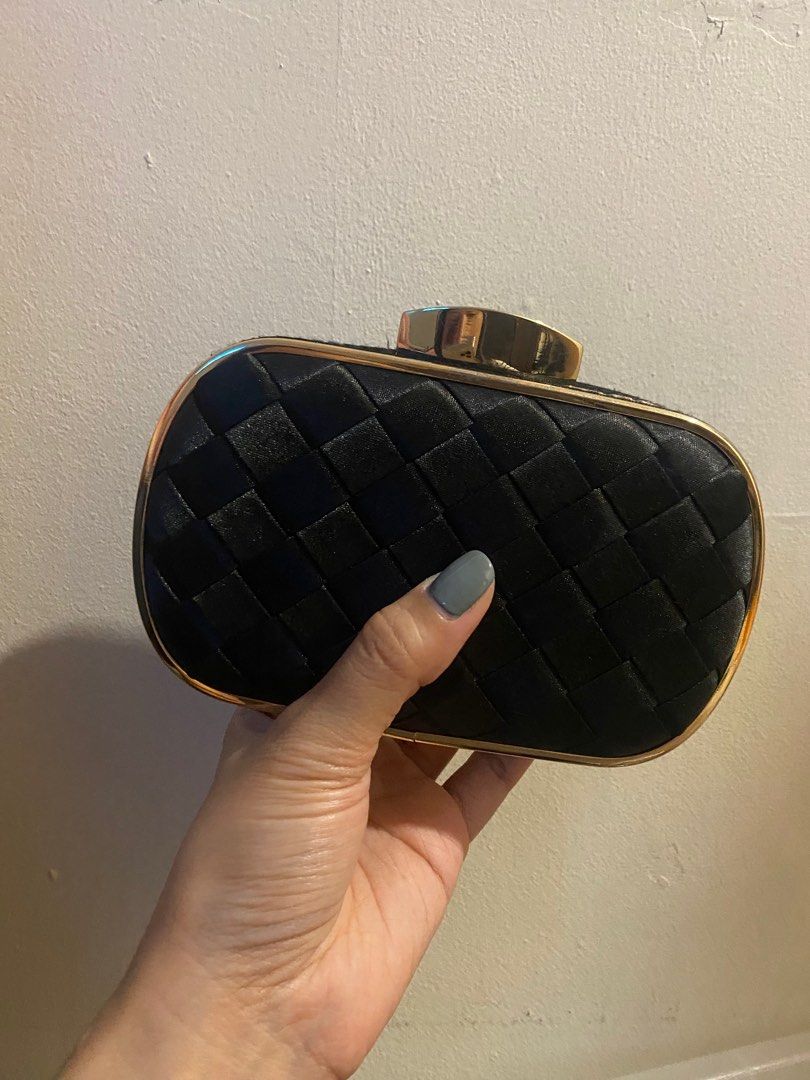 Jacatel clutch (Category: Clutches) located in Pilar. Submitted by fabloves (Listing ID 1215659450, Image 1). Description: Jacatel Clutch bag with chain Looks new. Used once! What you see is what you get. No lowballers. Sf c/o buyers.
