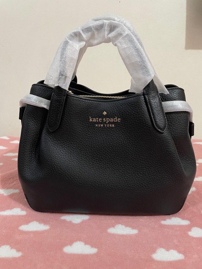 Kate Spade Mini Dumpling (Category: Luxury Bags & Wallets) located in Manila. Submitted by mopit_8866 (Listing ID 1215671519, Image 1). Description: - pebbled leather - adjustable leather strap - original kate spade bought in US.