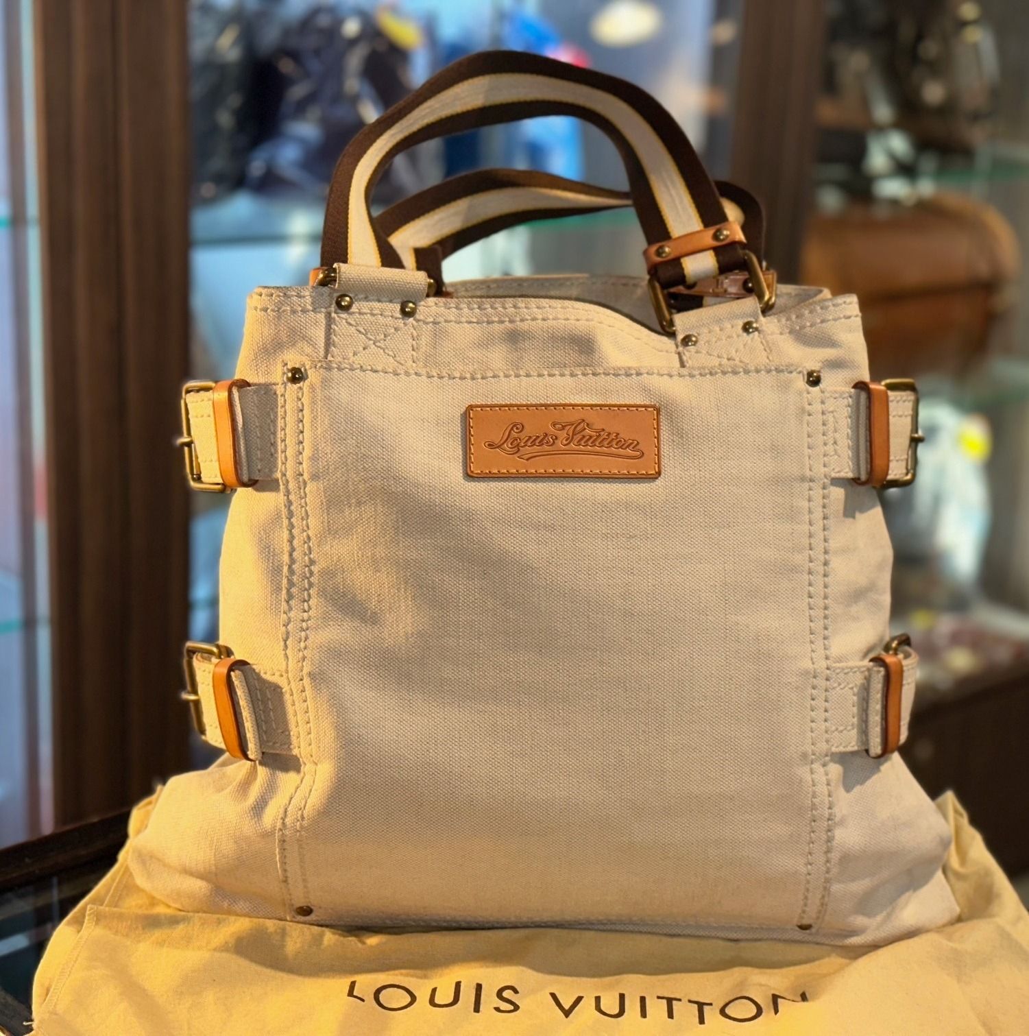 AUTHENTIC LOUIS VUITTON Cruise Globe Shopper Blue Cabas MM (Medium) LIMITED  EDITION Tote Bag M51152, Luxury, Bags & Wallets on Carousell
