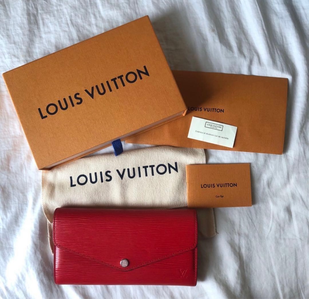 Louis Vuitton Epi Sarah Wallet - Rose Clair (Review & What Fits