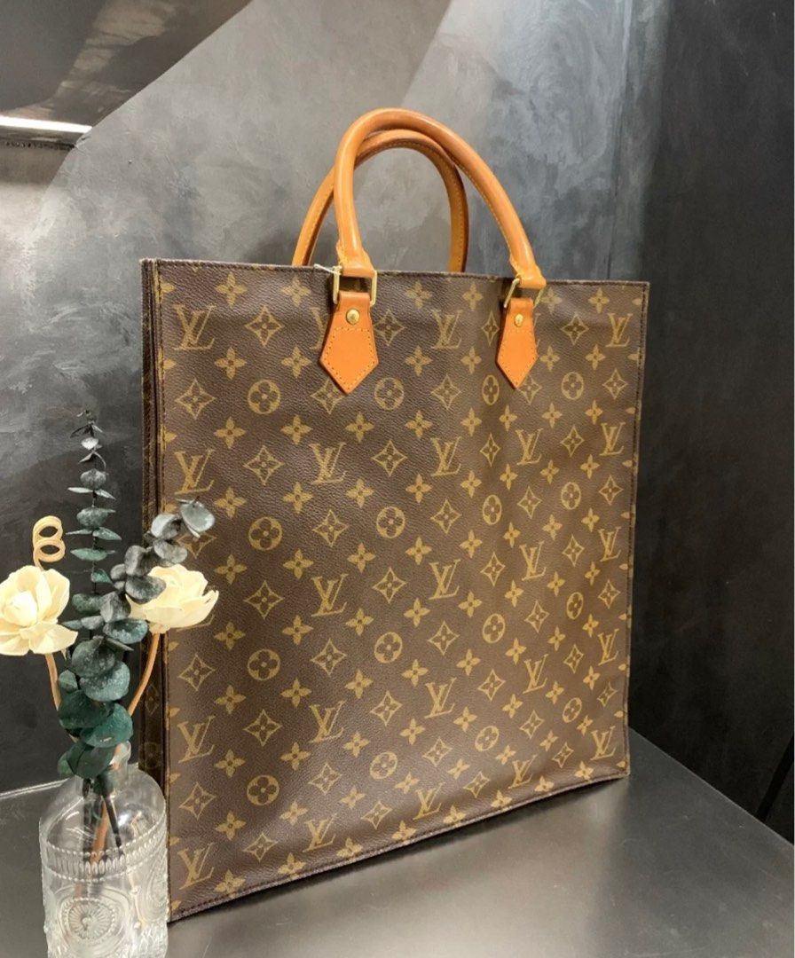 Louis Vuitton Vintage Sac Plat Tote Bag, Luxury, Bags & Wallets on Carousell