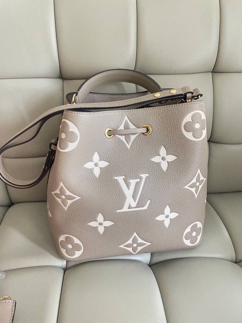 LOUIS VUITTON Raspberry Neo Noah Bucket Bag — MOSS Designer