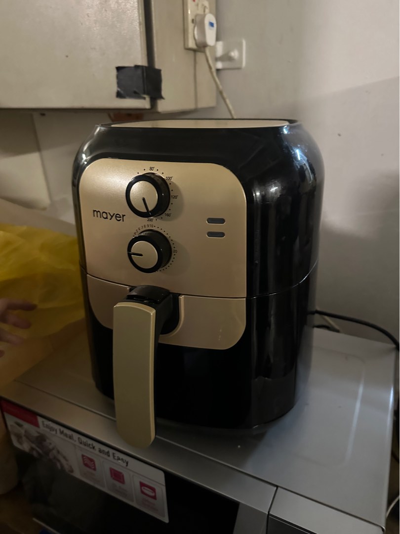 LIKE NEW! LATEST MODEL! Mayer Air Fryer, TV & Home Appliances, Kitchen