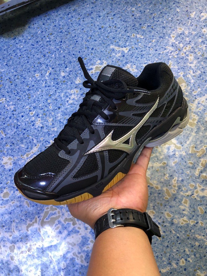 Mizuno wave hot sale bolt 4 gold