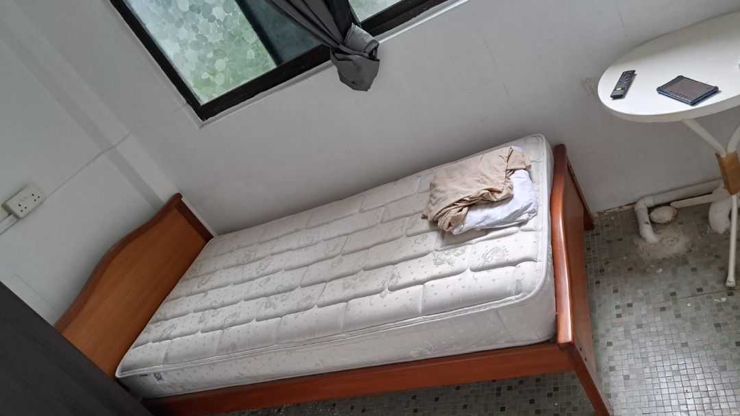 TIONG BAHRU MRT/ OUTRAM / Immediate Available, Property, Rentals, Room