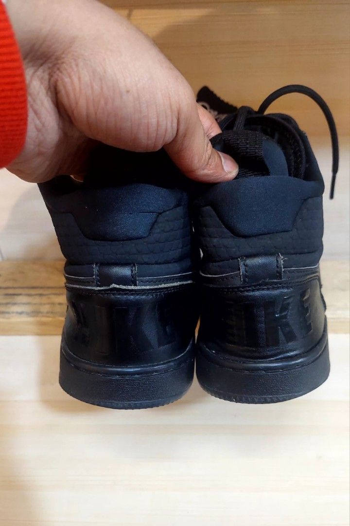 NIKE COURT BOROUGH MID WINTER TRIPLE BLACK Fesyen Pria Sepatu