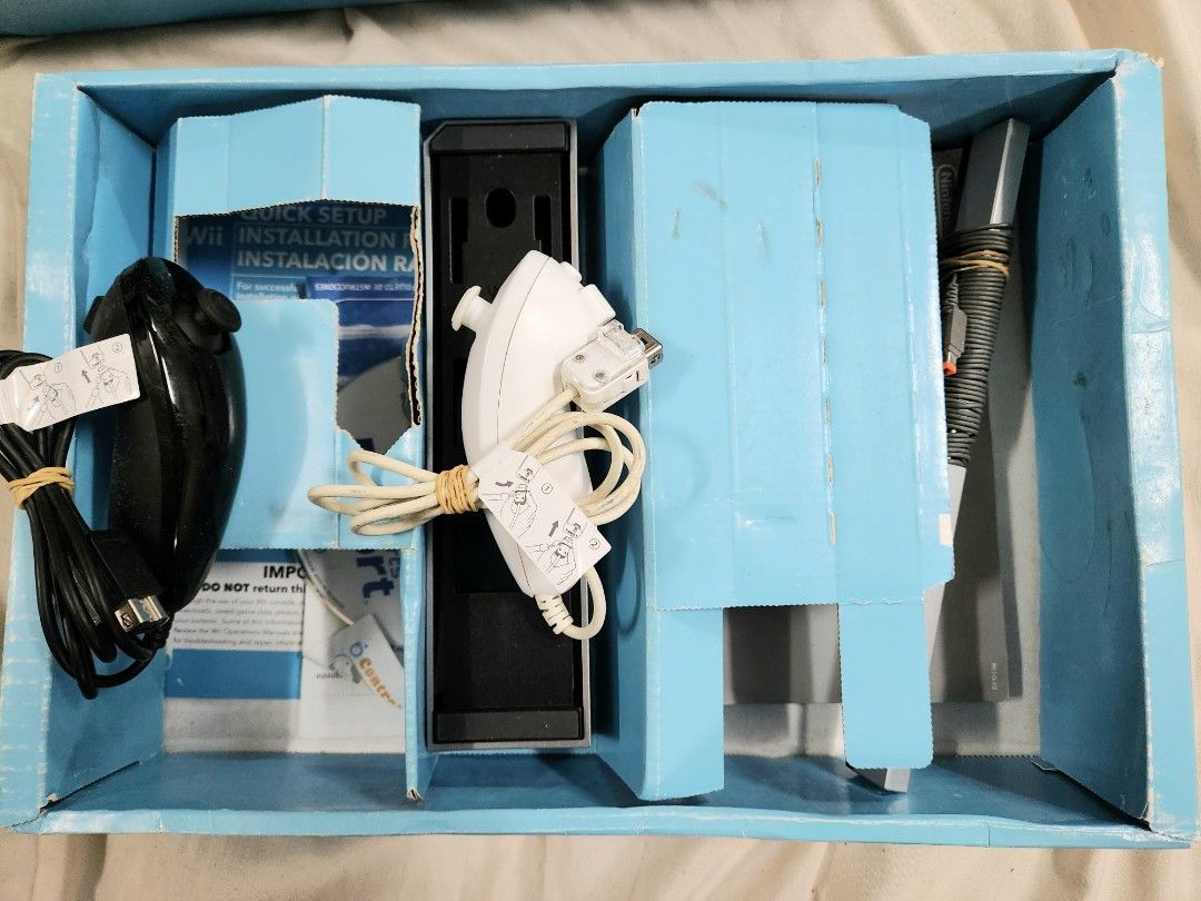 Nintendo Wii Black RVL001 (US Version) backwards compatible to