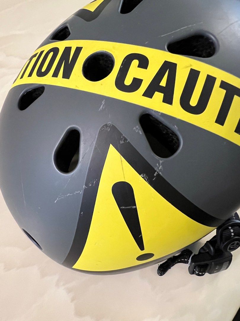Nutcase helmet saiz M Sports Equipment Bicycles Parts