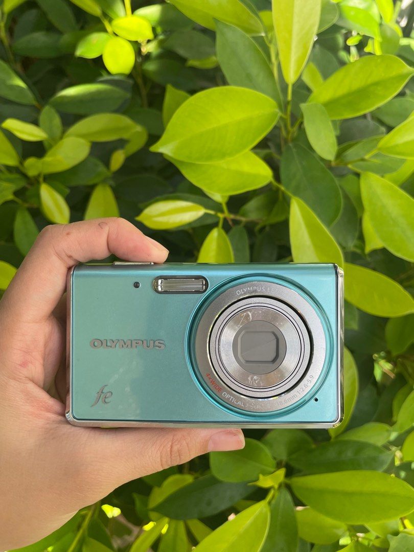 Olympus FE4020 in rare color digicam, Photography, Cameras on Carousell