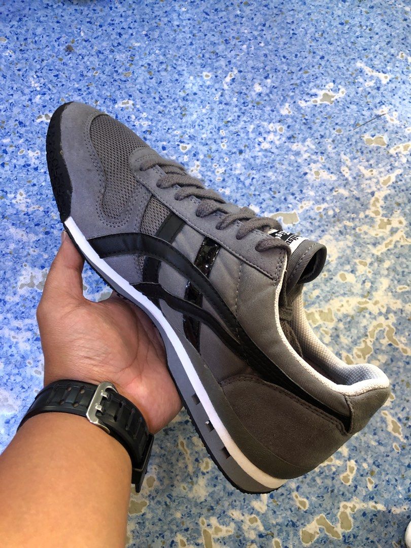 Onitsuka tiger discount ultimate 81 charcoal/black