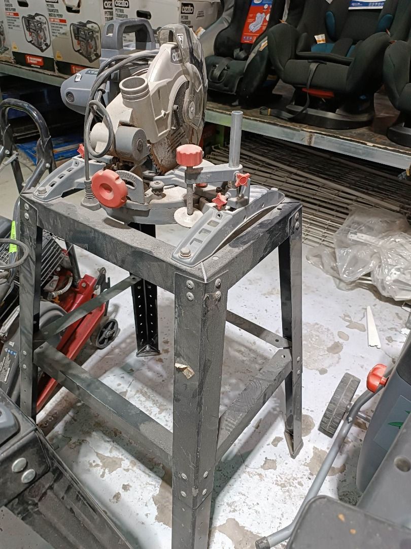 Ozito Compound Mitre Saw 81/4 (Category: Construction Tools & Equipment) located in Muntinlupa City. Submitted by aussiesurplus (Listing ID 1215557537, Image 1). Description: Ozito Compound Mitre Saw 81/4 NO BOX AS IS 7500 .
