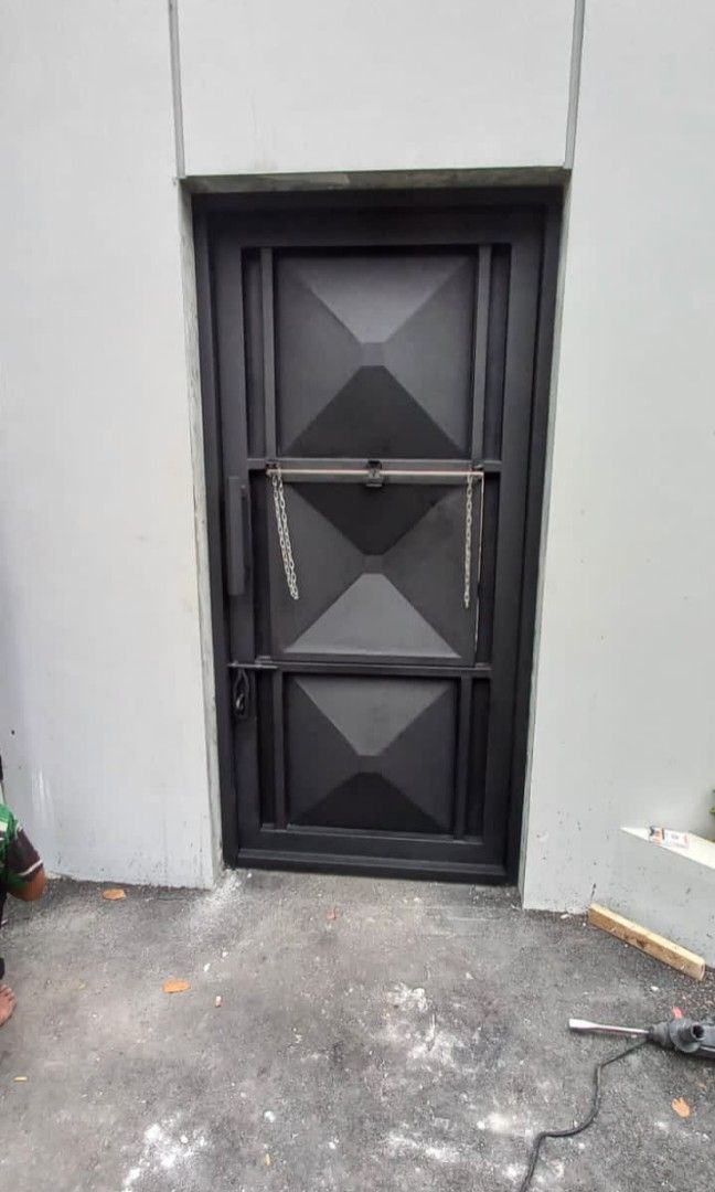 Pintu besi plat full, Perabotan Rumah di Carousell