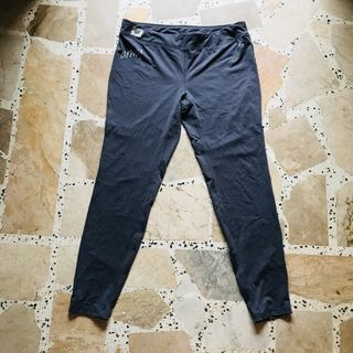 [PRELOVED] ARMY - GRAY TRAINING YOGA LEGGINGS