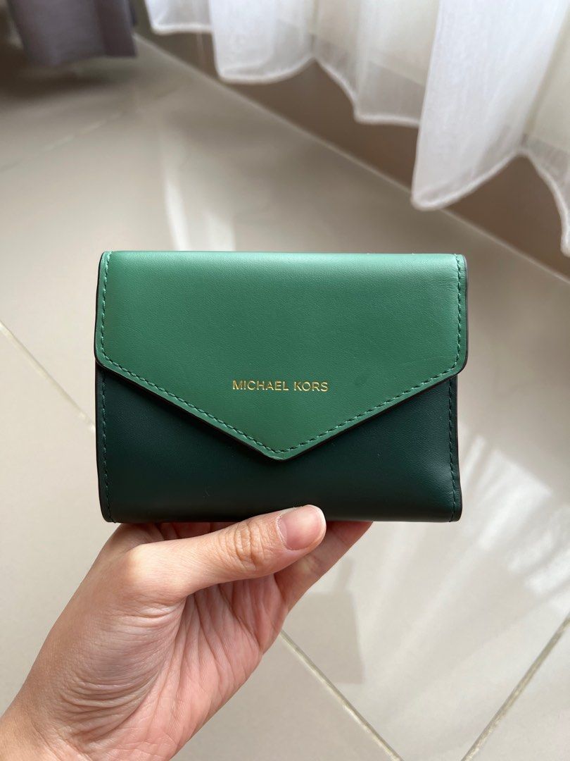 PRELOVED Michael Kors Blakely Leather Wallet Fesyen Wanita Tas