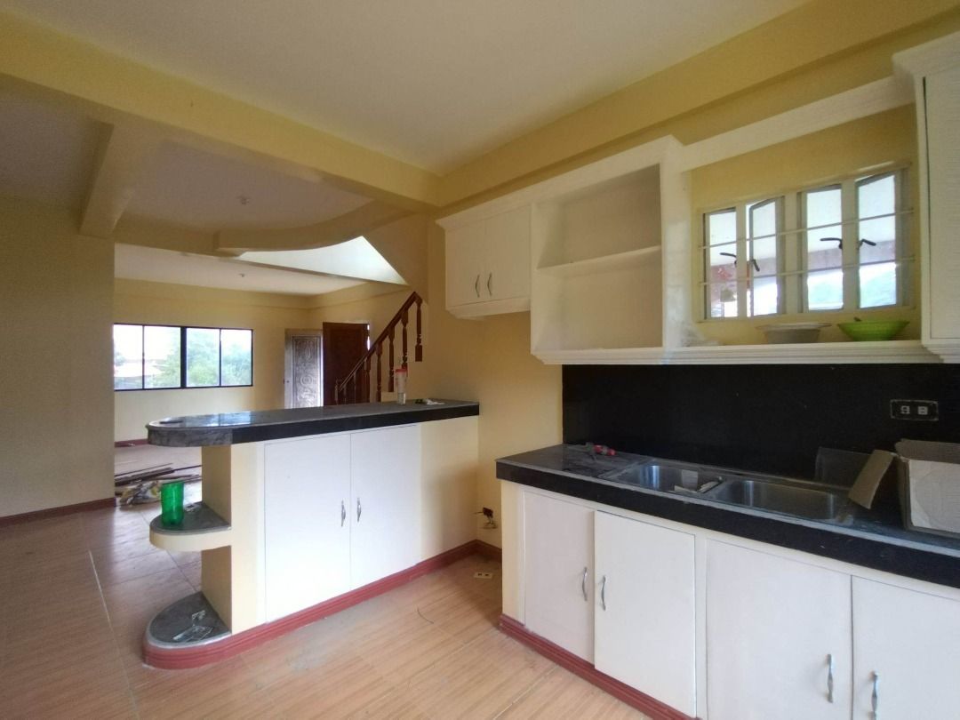 RFO Diamond Expanded (Category: House & Lot) located in Dasmarinas. Submitted by ferdz.arana (Listing ID 1215503058, Image 3). Description: Dreaming for a bigger house? Here is a perfect one for you. With 5 bedrooms and 3 toilet and bath, and a parking space for 2 cars, the property is very tempting not to be taken by you. What's more it has a terrace for your afternoon siesta and a large area for your garden or for your children and pets to play