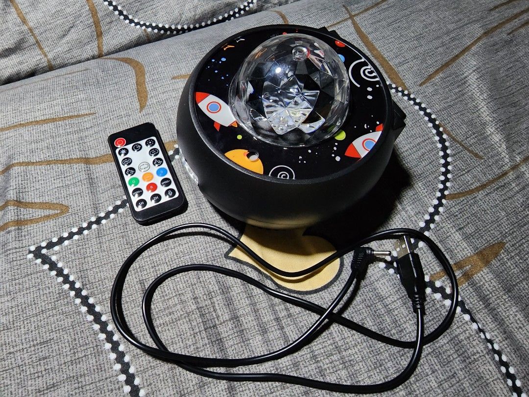 Riarmo starry projector light, Furniture & Home Living, Lighting & Fans