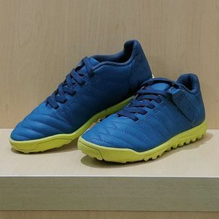 Sepatu Futsal Anak- Kipsta Blue Velcro