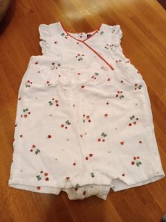Sergent Major white berry romper 9m