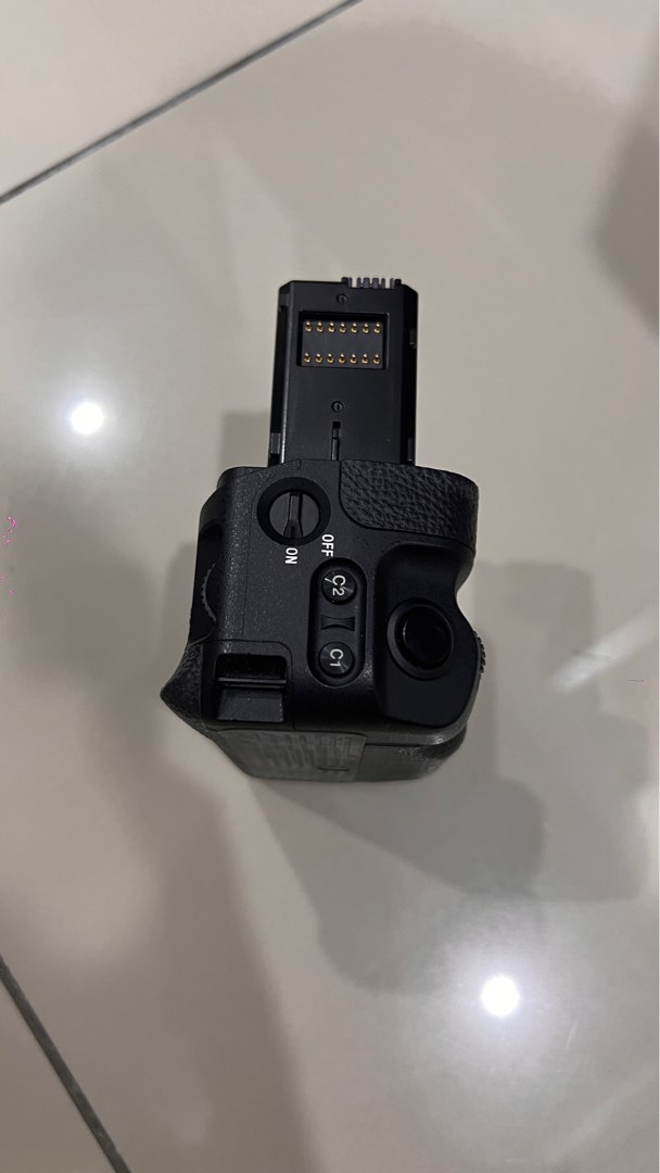 Sony A7ii Battery Grip, Photography, Photography Accessories, Batteries