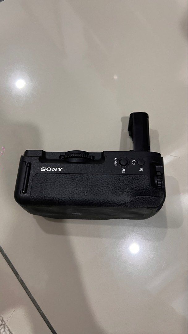 Sony A7ii Battery Grip, Photography, Photography Accessories, Batteries