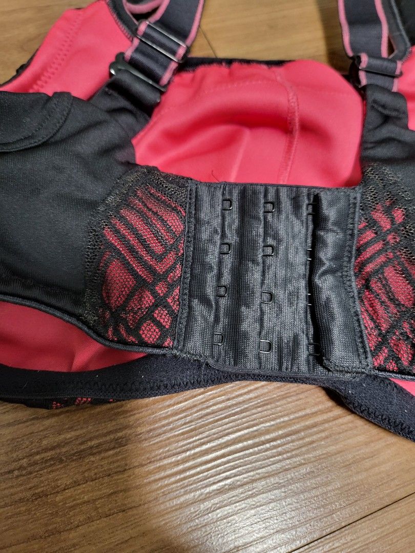 Sports Bra Marks and Spencer, Women's Fashion, New Undergarments