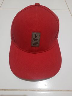 Topi merah
