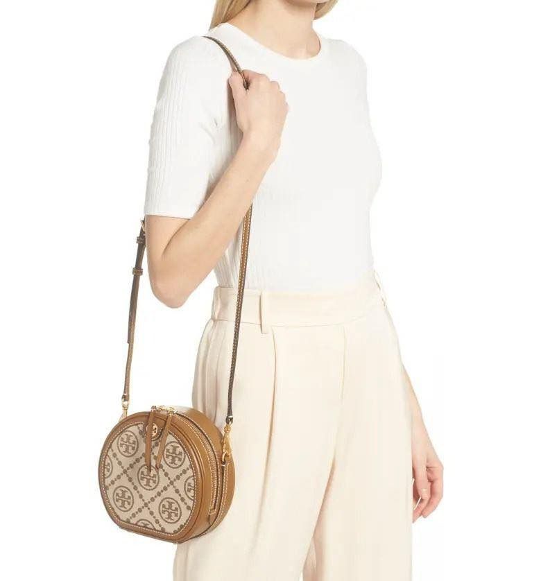 Tory Burch T Monogram Jacquard Moon Bag, 傢俬＆家居, 其他, 收納箱及袋- Carousell