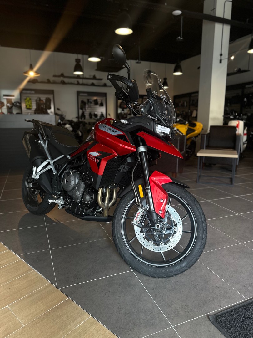 triumph 900 gt low