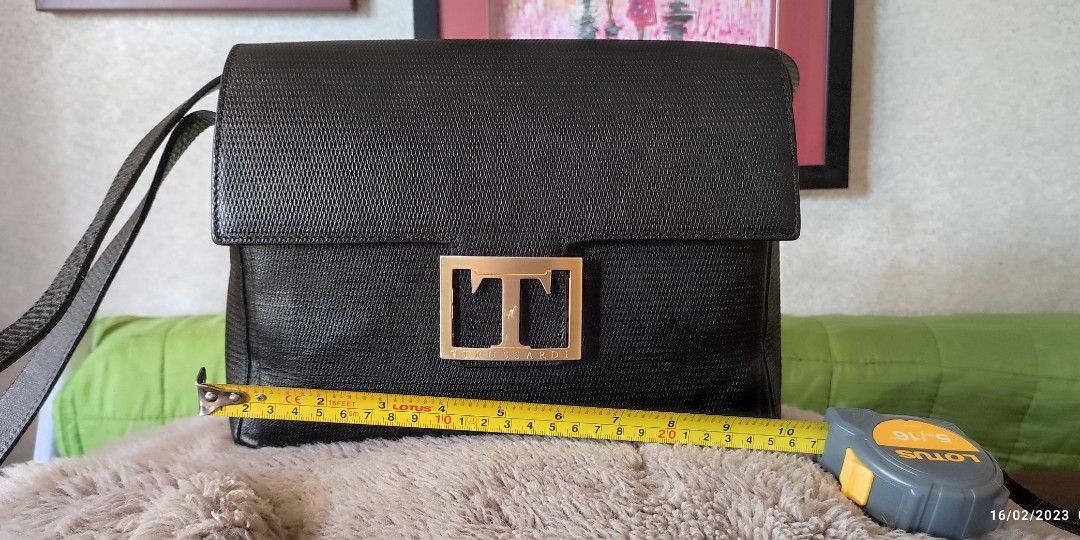 Trussardi (Category: Luxury Bags & Wallets) located in Marikina City. Submitted by fittoyou2014 (Listing ID 1214900354, Image 3). Description: It's like ce.line with black & gold combination coded preloved bag 8.5/10 condition thank you!.