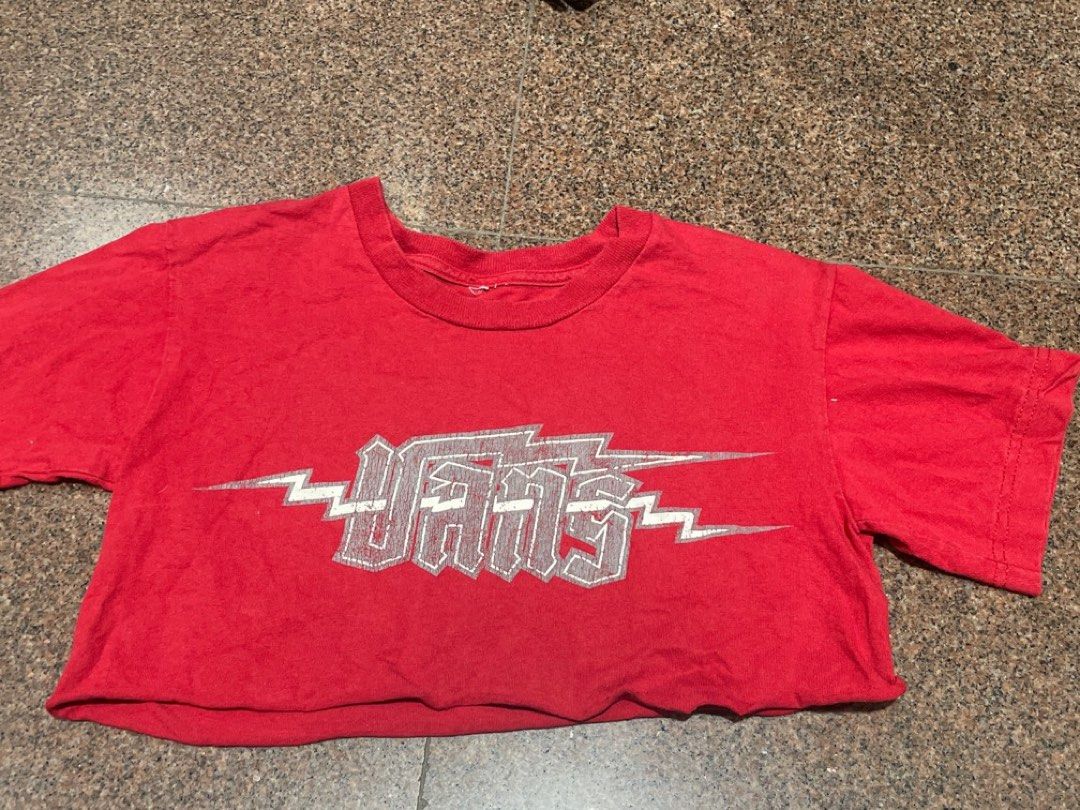 Red vans crop top deals