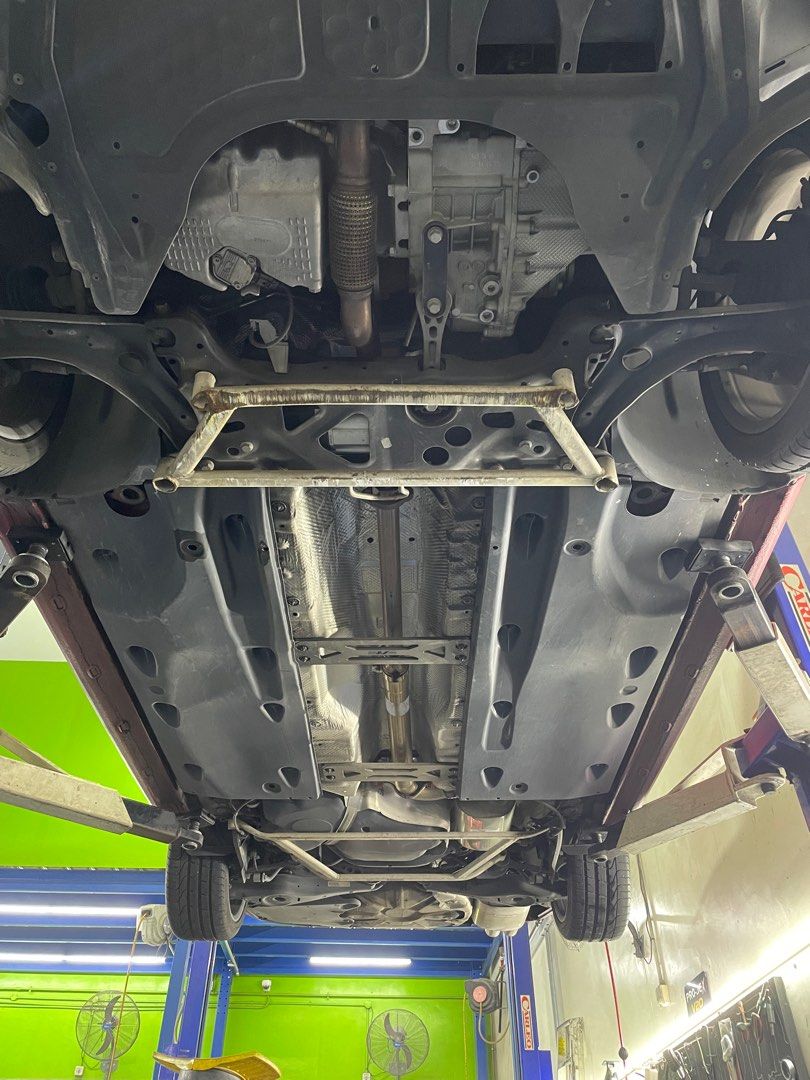Volkswagen Jetta Mk6.5 ultra racing undercarriage brace, Car
