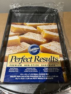Wilton Perfect Results Small Cookie Pan 33.7x23.5x1.59cm