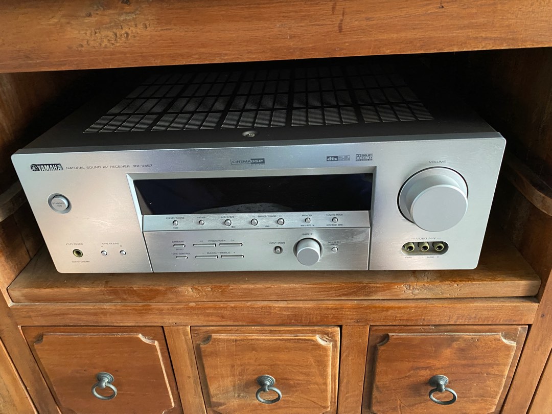 Yamaha RXV457 Receiver . Jamo woofer . 4 Bose + 1 centre small size