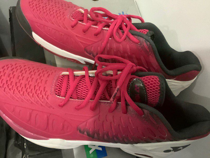 yonex jogging shoes