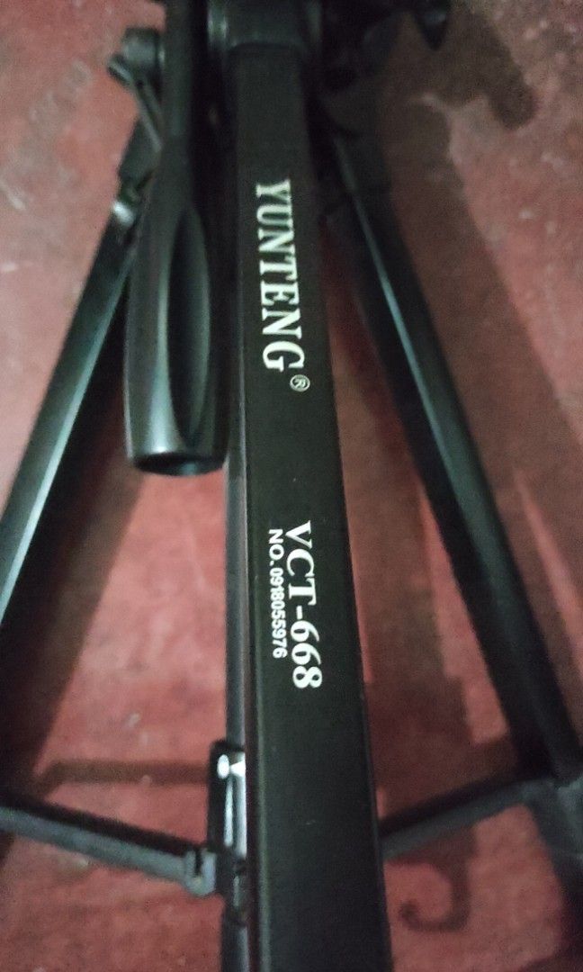 Yunteng 360 heavy duty tripod with bag and camera holder, Photography