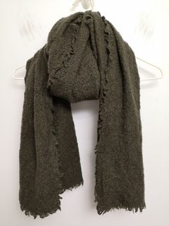 . 包順豐 unisex soft hand feel minimal fringed edge military army green shawl scarf 軍綠色頸巾圍巾629804594177311123