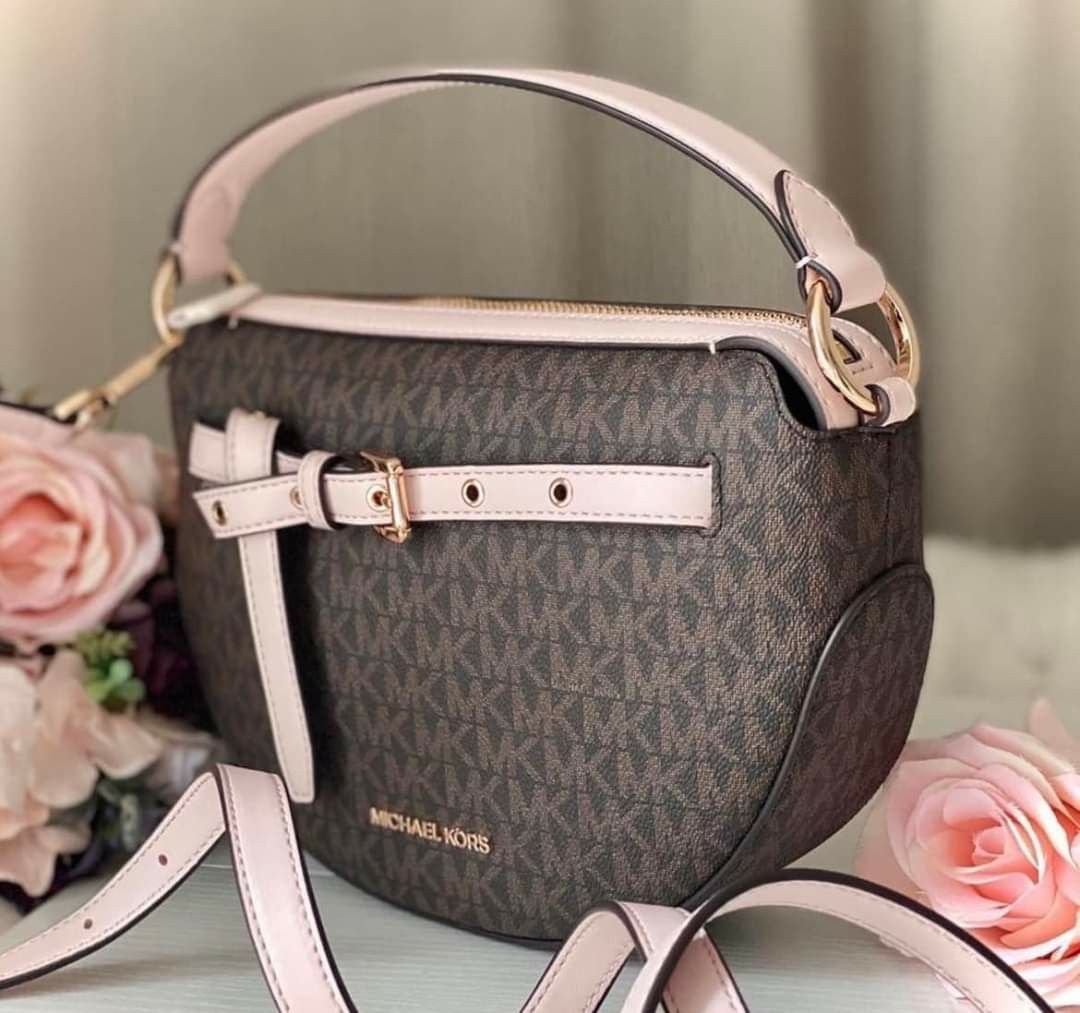 🇺🇲 Authentic MK Emilia Half moon xbody bag (Category: Luxury Bags & Wallets) located in Santa Cruz. Submitted by janelovebagswatchesshoesph (Listing ID 1215758002, Image 2). Description: with tag, dust bag, paper bag, booklet/card and gift receipt U.S..