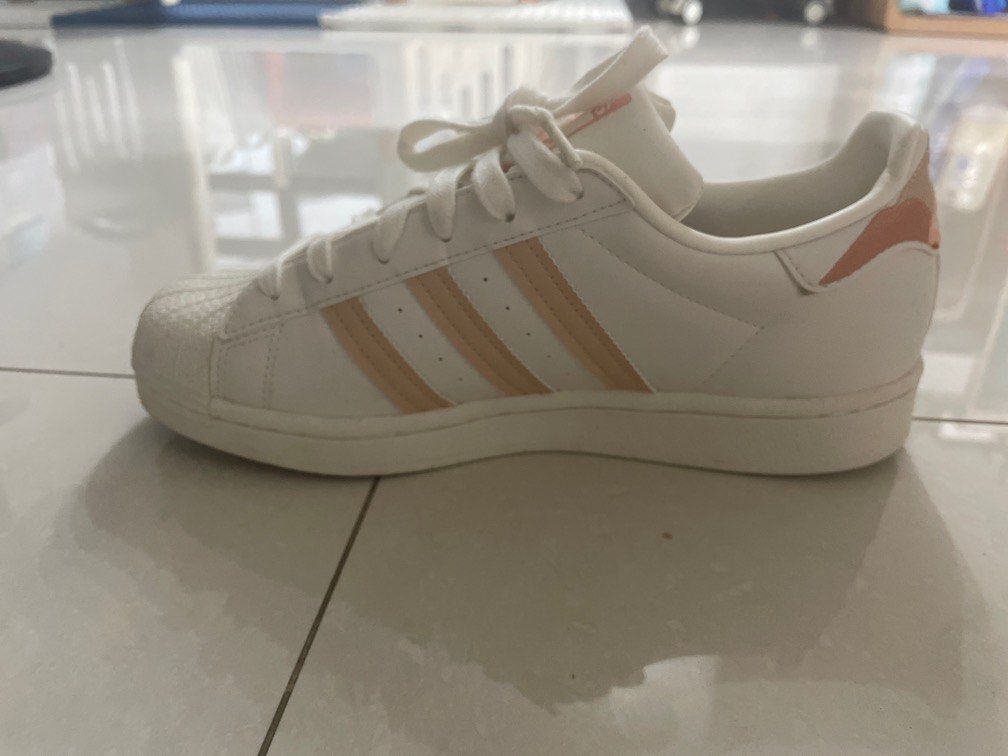 Adidas superstar queensway online