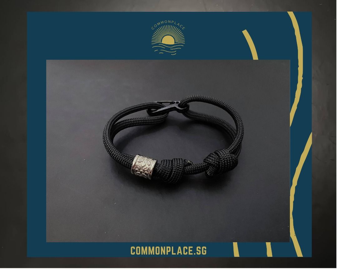 Adjustable discount paracord bracelet