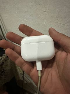 Airpods Pro charging case