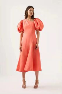 （分類：）位於 。 由 DressForLess 提交（商品編號 1215689530，圖片 1）。簡介： 。
