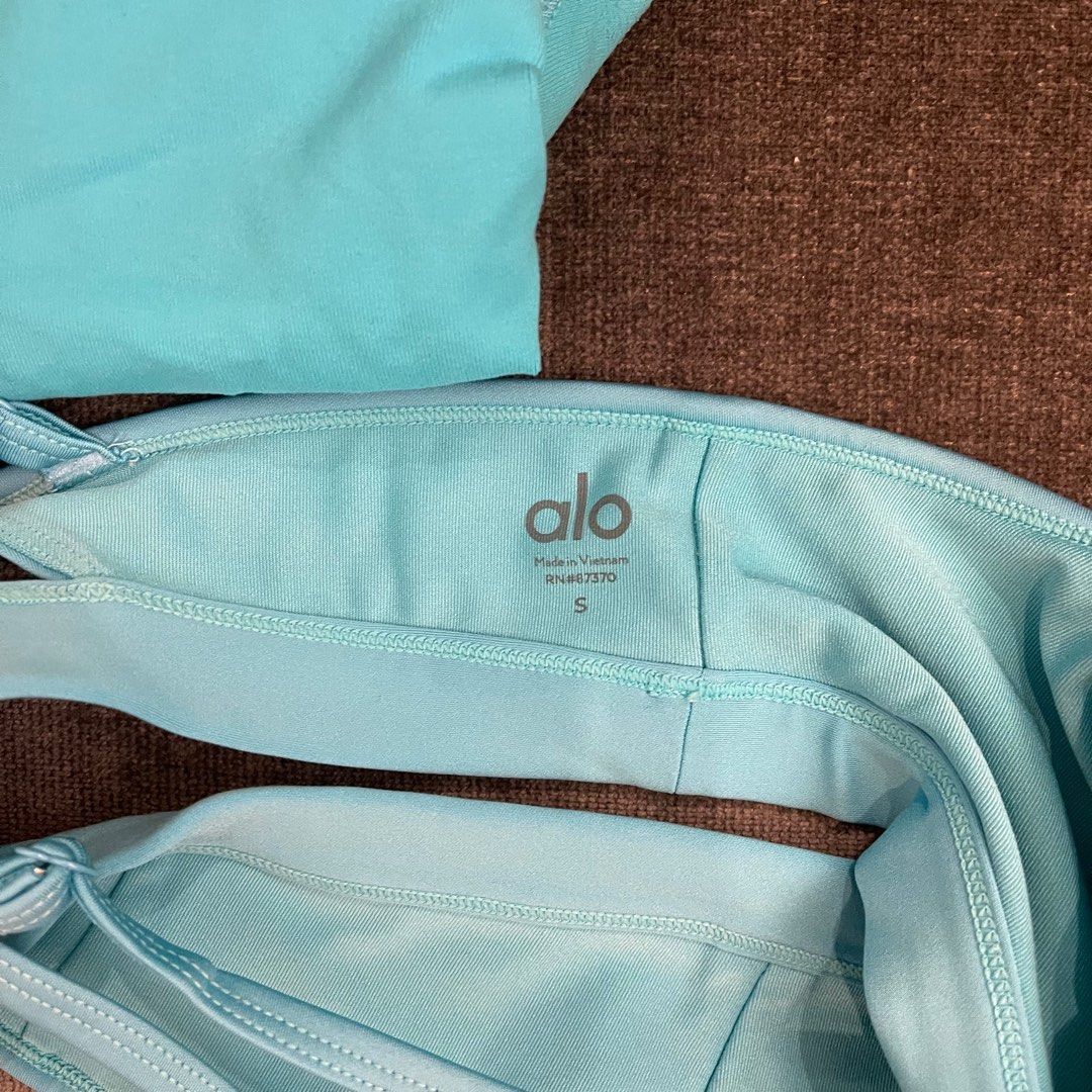 Alo yoga Lace Up Shorts Bra Set, Women's Fashion, Activewear on