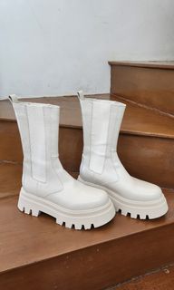 Alohas All Rounder Boots in Ivory Sz 39
