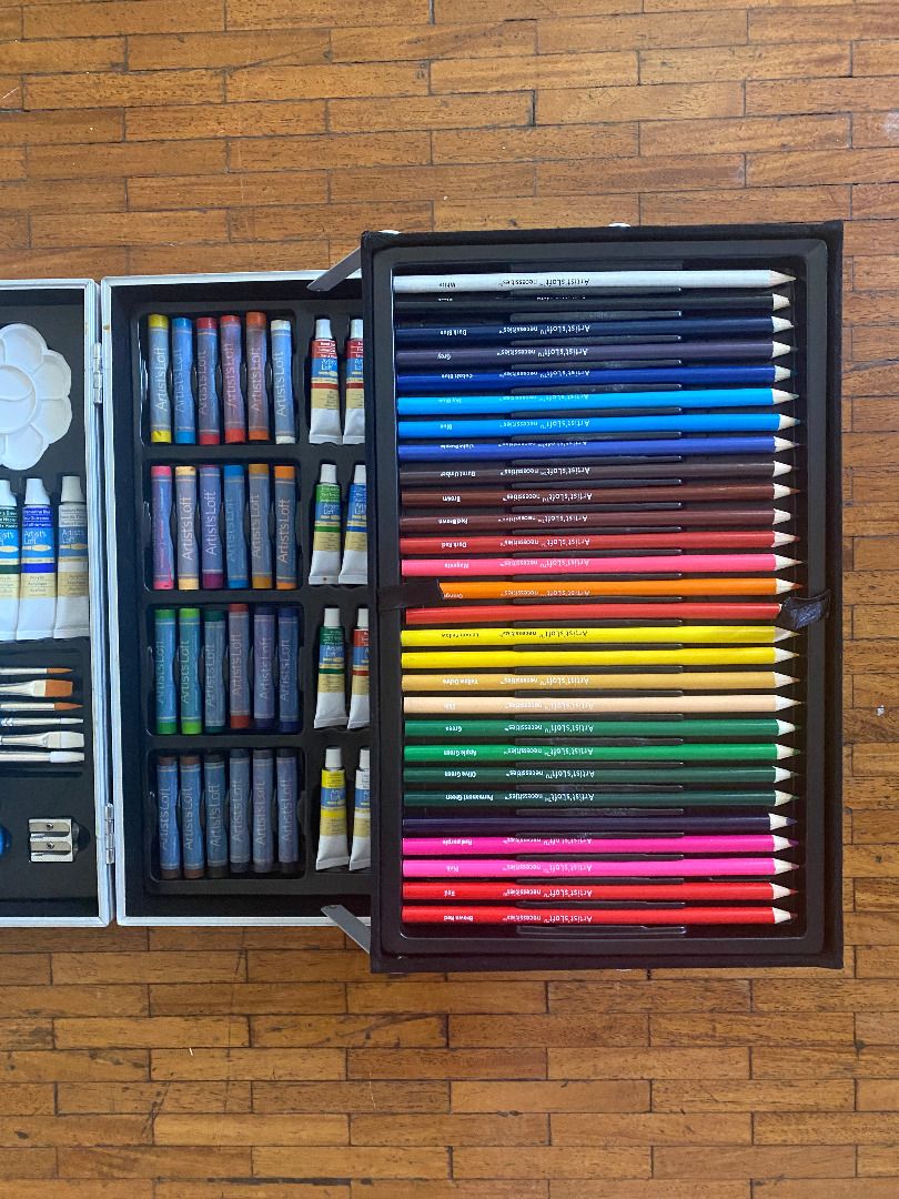 Artist's Loft All-Media Art Set in Aluminum Case, 126 Pieces – All-in-One  Art Set Kit Includes Art Supplies for Drawing, Painting and More