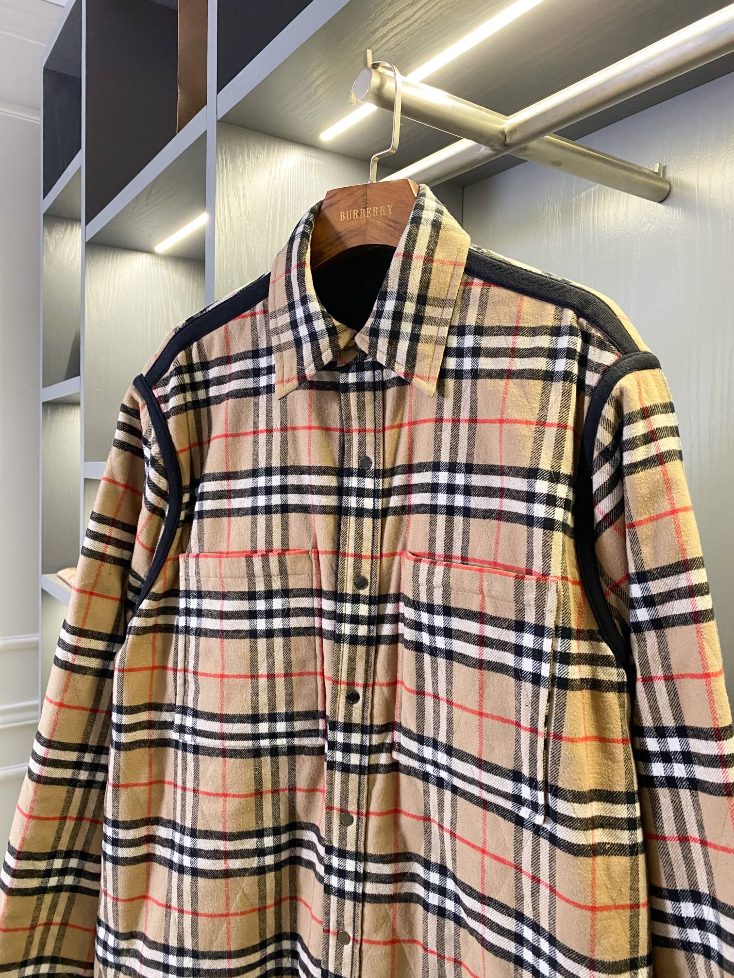 Authentic Burberry Flannel Vintage Plaid on check surface, Women's Fashion,  Coats, Jackets and Outerwear on Carousell