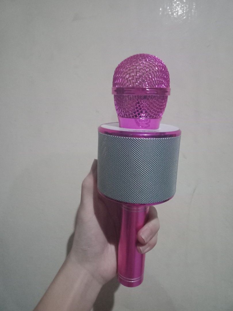 Bluetooth Pink Mic {PLEASE READ DESCRIPTION} (Category: Microphones) located in Manila. Submitted by katrine28742829 (Listing ID 1215687107, Image 2). Description: - bought this for 600 - Hindi masyado nagagamit - working well - with charger - no box but will make sure to pack it the best way to not be damaged - bought this around January 28 so almost brand new tlga - no flaws Mop: gcash mod: sco/grab/lalamove.