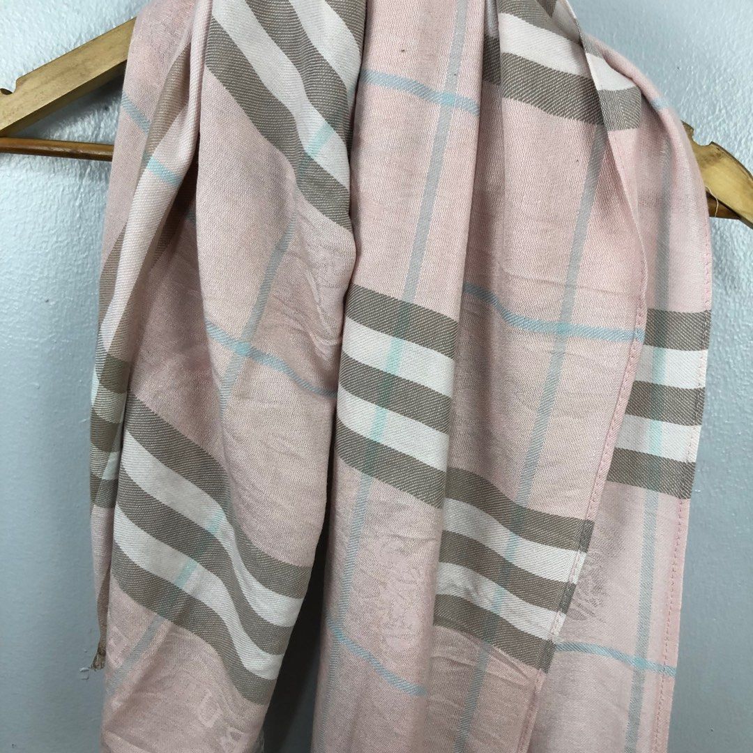 BURBERRY SCARF, Women's Fashion, Activewear on Carousell