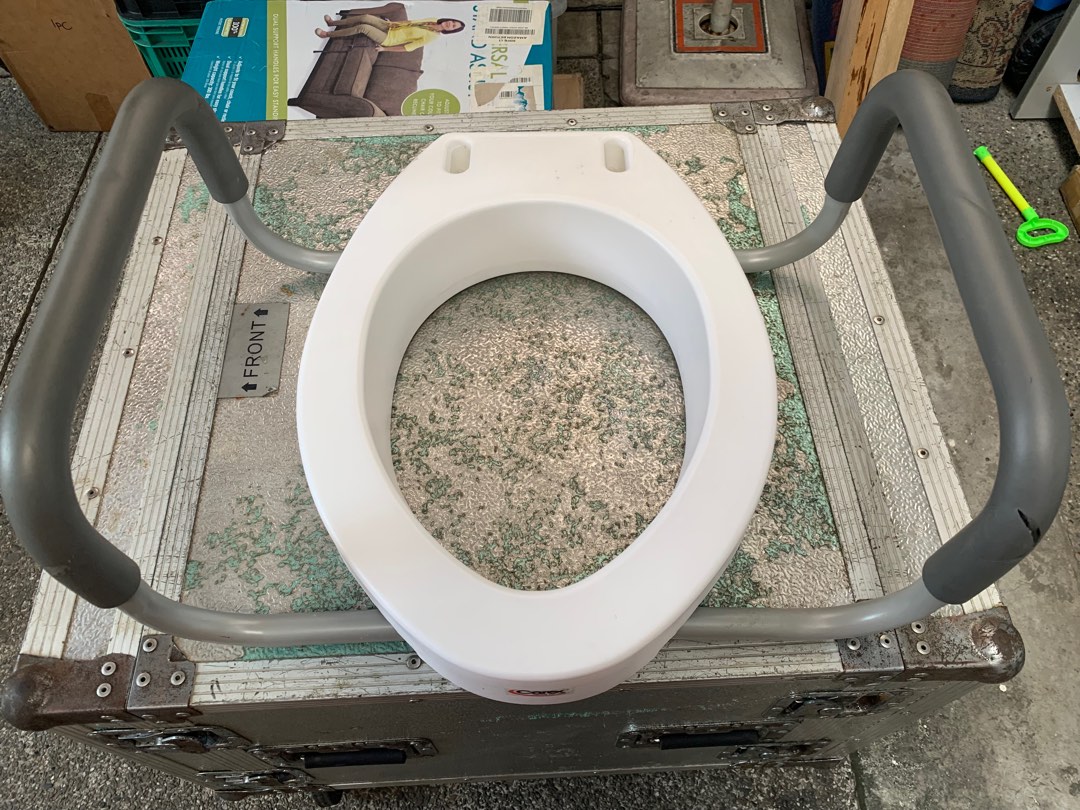 Carex Toilet Seat Riser for Elongated Bowls 3.5" High on Carousell