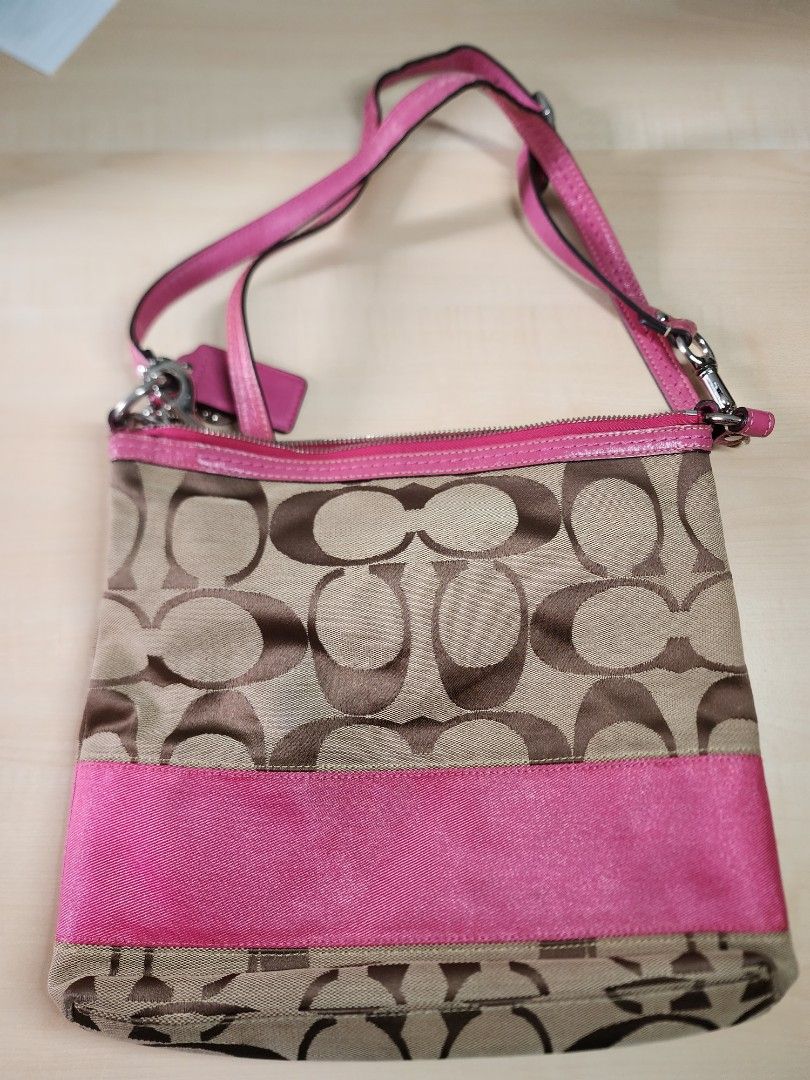 Pink coach outlet purses on clearance